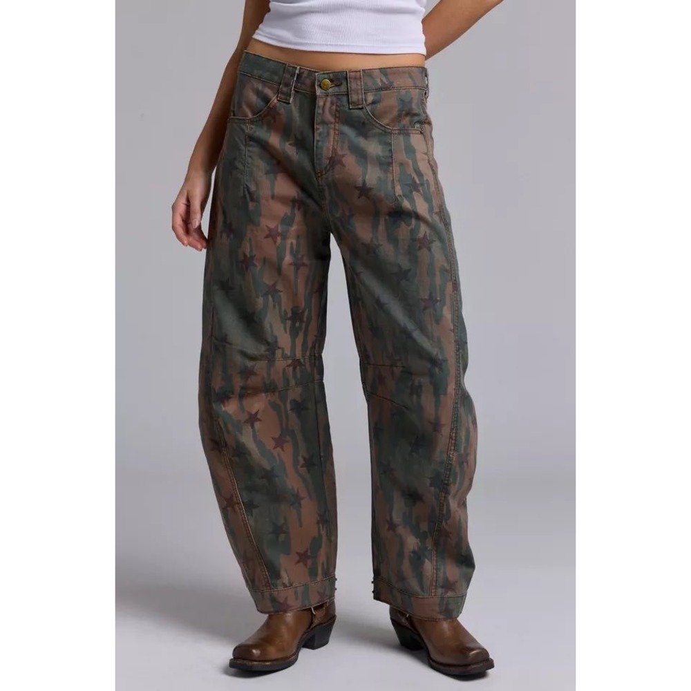 BDG Elise Low Rise Barrel Leg Pants Camo Star Print Urban Outfitters Grunge 2
